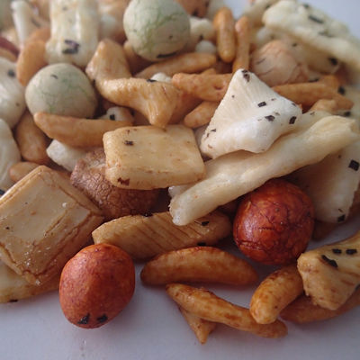 ซื้อ Starch Japanese Baked Rice Crackers ข้าวเกรียบกรอบผสมถั่วลิสงเคลือบ online manufacture