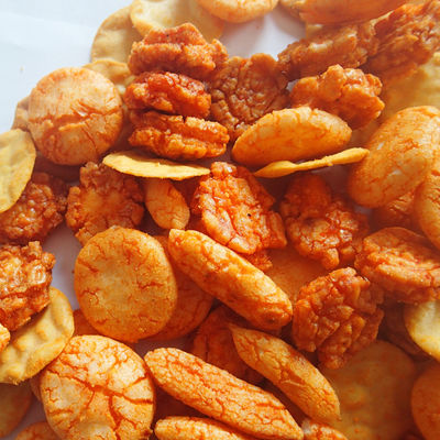 ราคาดี สาหร่ายทอดหลายรูปร่างม้วนบิสกิตรสเผ็ดกรอบอุณหภูมิสูง ออนไลน์