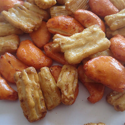 ราคาดี 6 ถึง 12 เดือน อายุการใช้งาน ข้าวครั๊กเกอร์ อาหารว่าง รสชาติรสสุก ขวัญ Allergeninfo เหมาะสําหรับบรรจุและจําหน่ายปลีก ออนไลน์